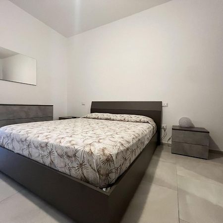 B&B La Piazzetta Vado Ligure Buitenkant foto