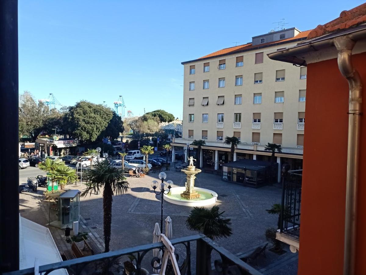 B&B La Piazzetta Vado Ligure Buitenkant foto